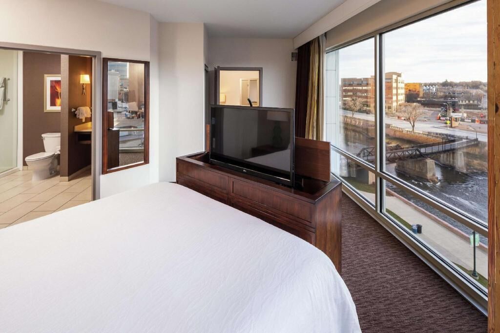 Free cots/infant beds, free WiFi, bed sheets