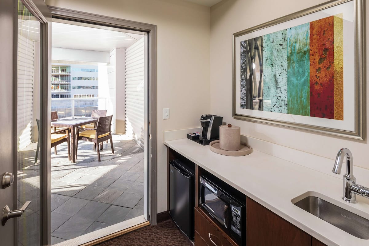 free cots/infant beds, free wifi, bed sheets