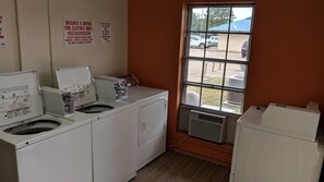 Laundry room - Motel 6 New Boston, TX (New Boston)