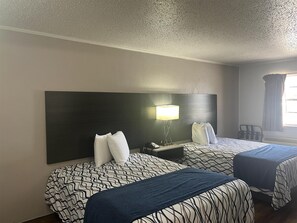 Free WiFi, bed sheets - Motel 6 New Boston, TX (New Boston)