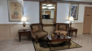 Lobby sitting area - Motel 6 New Boston, TX (New Boston)