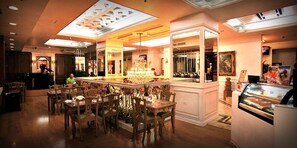 Breakfast area - Networld Hotel Spa and Casino (Pasay)