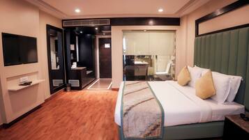 Deluxe Room | Premium bedding, memory-foam beds, minibar, in-room safe