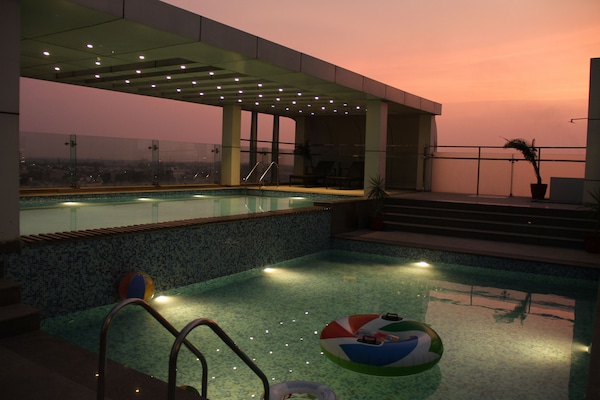 Infinity pool
