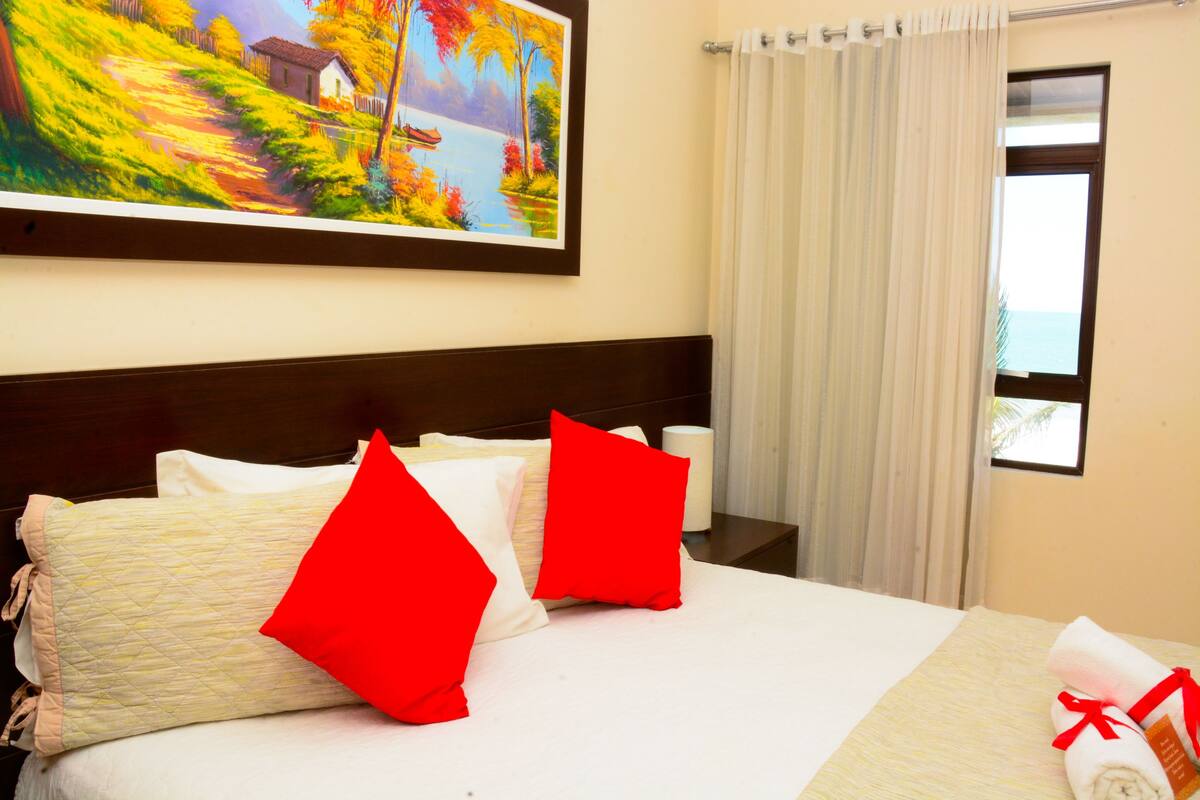 Superior Room, Sea View | Minibar