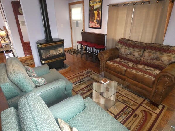 Studio, 2 Beds, Kitchen | ห้องพักตกแต่งอย่างมีเอกลักษณ์, ตกแต่งพิเศษโดยเฉพาะ, Wi-Fi ฟรี