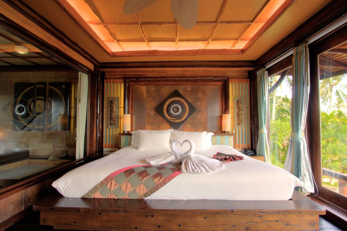 In-room safe, blackout curtains, rollaway beds, free WiFi