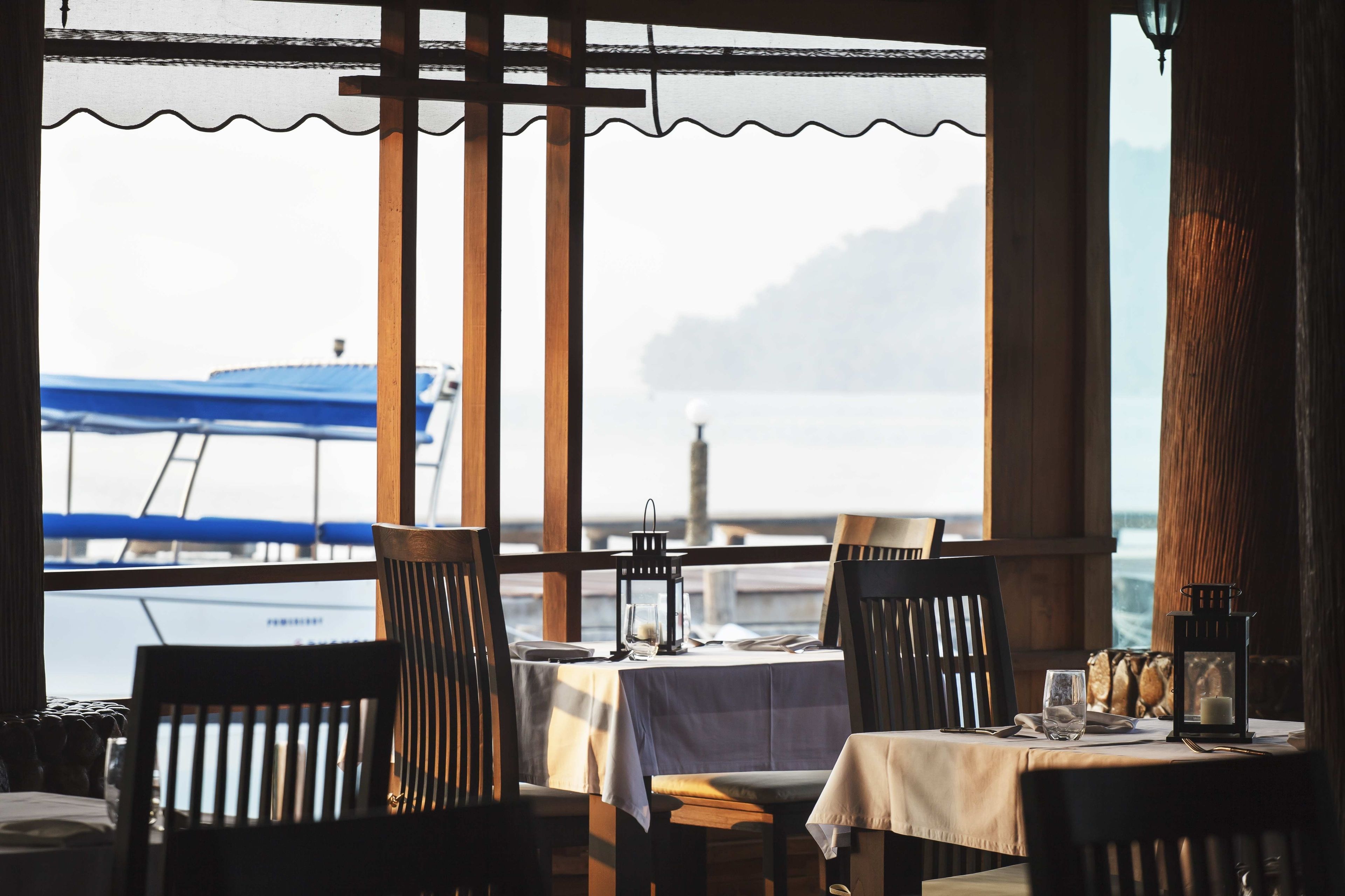 breakfast, lunch, dinner served; thai cuisine, al fresco dining