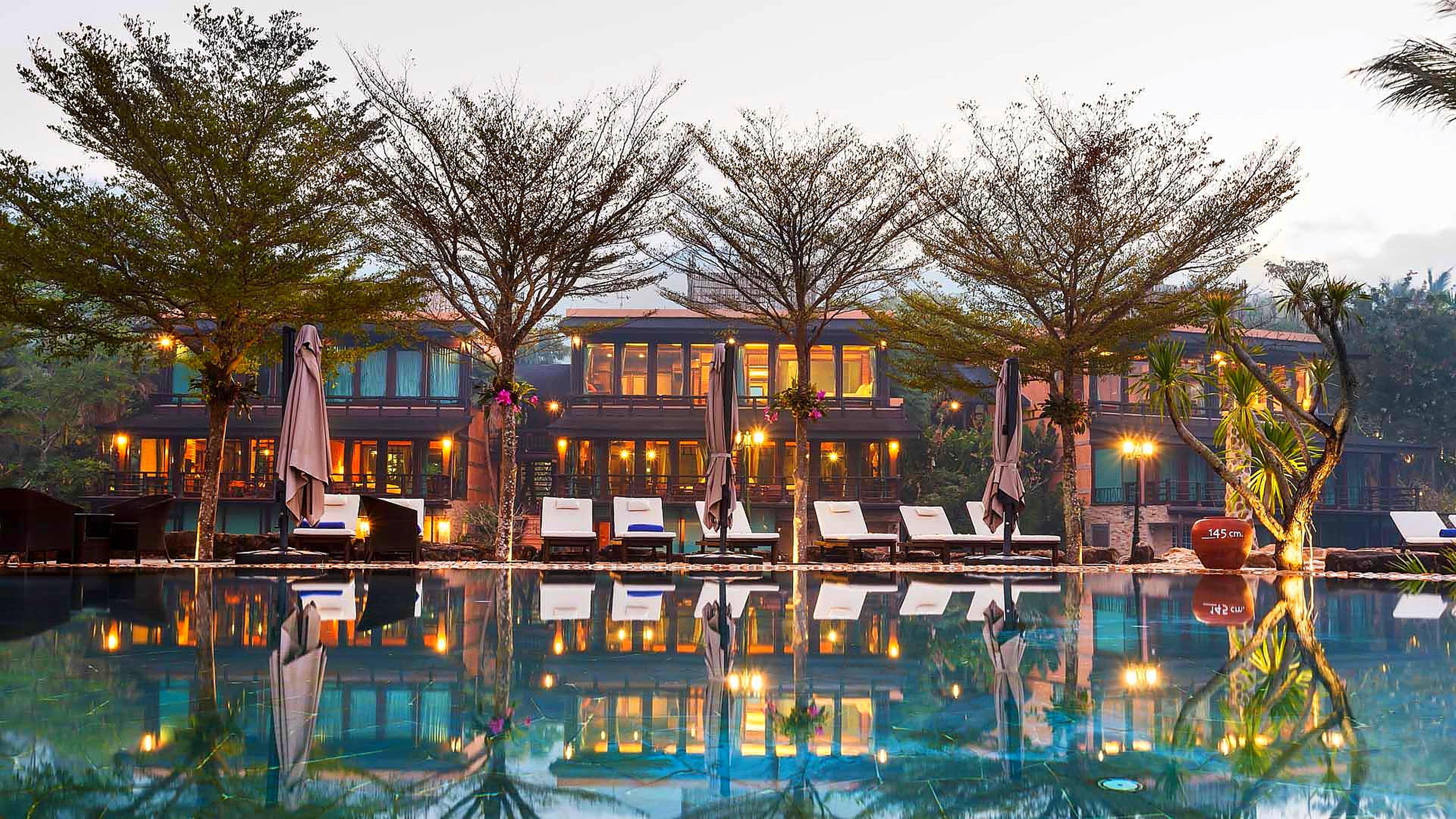 outdoor pool, pool loungers