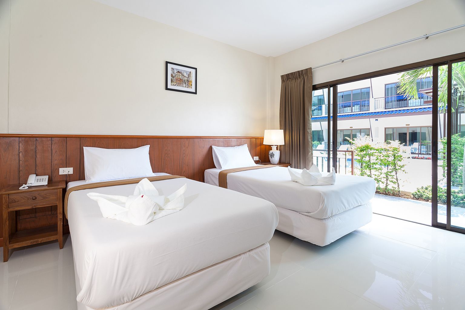 pool access twin bed | premium bedding, select comfort beds, in-room safe, desk