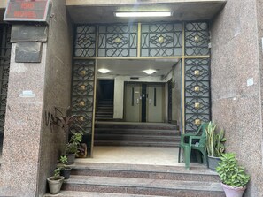 Πρόσοψη καταλύματος