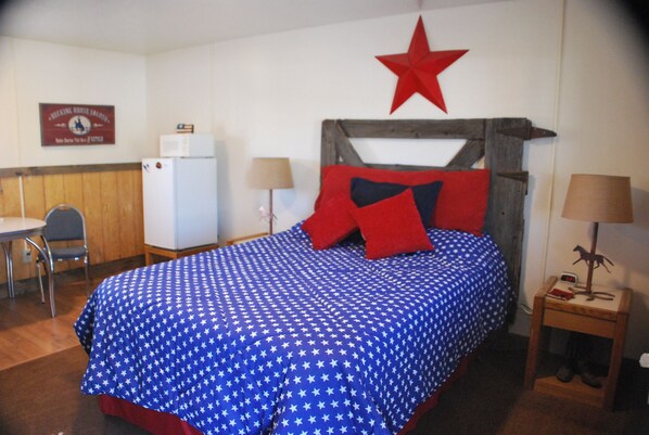 Suite, kamar mandi pribadi | 2 kamar tidur, busa memori, dan didekorasi berbeda-beda