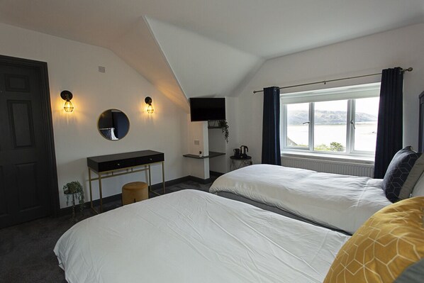 Doppel- oder Zweibettzimmer, mit Bad, Meerblick