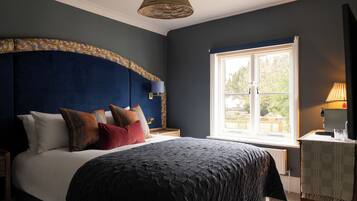 Premium bedding, individually decorated, blackout curtains, free WiFi