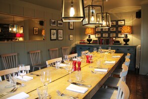 Breakfast, lunch, dinner served; British cuisine, alfresco dining  - Bel & The Dragon Cookham (Maidenhead)