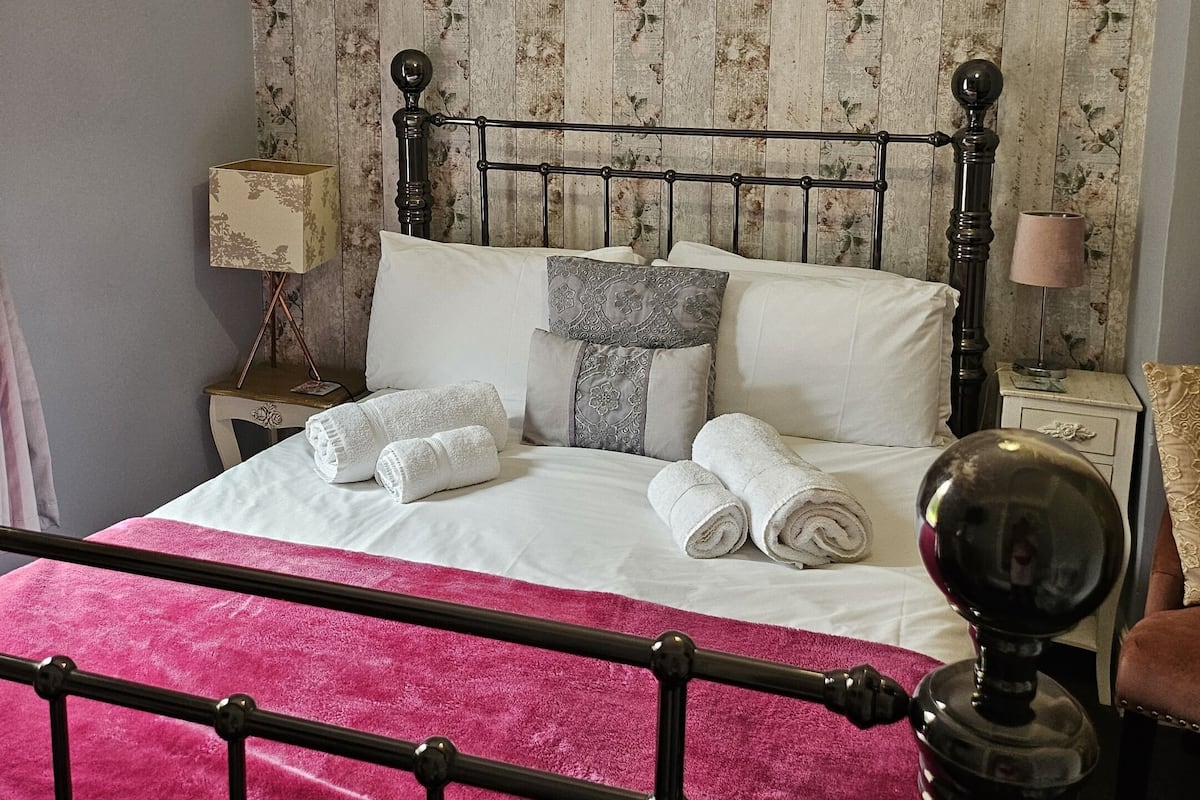 Habitación doble, baño privado (Cley Bijou) | Ropa de cama hipoalergénica y colchones viscoelásticos