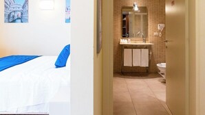 Minibar, két bảo mật tại phòng, bàn, phòng cách âm 