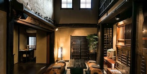 Machiya Townhouse (with hinoki bath)