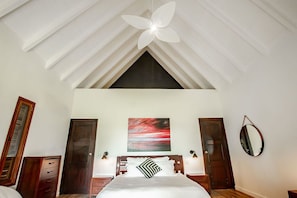 Classic Room | Premium bedding, pillowtop beds, minibar, in-room safe
