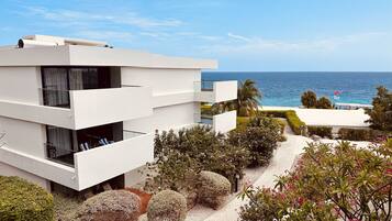 Kamar, 1 Tempat Tidur King, pemandangan samudra | Pemandangan pantai/laut