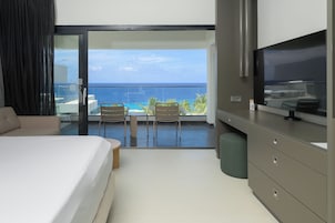 Room, 1 King Bed, Ocean View | In-room safe, desk, blackout drapes, iron/ironing board