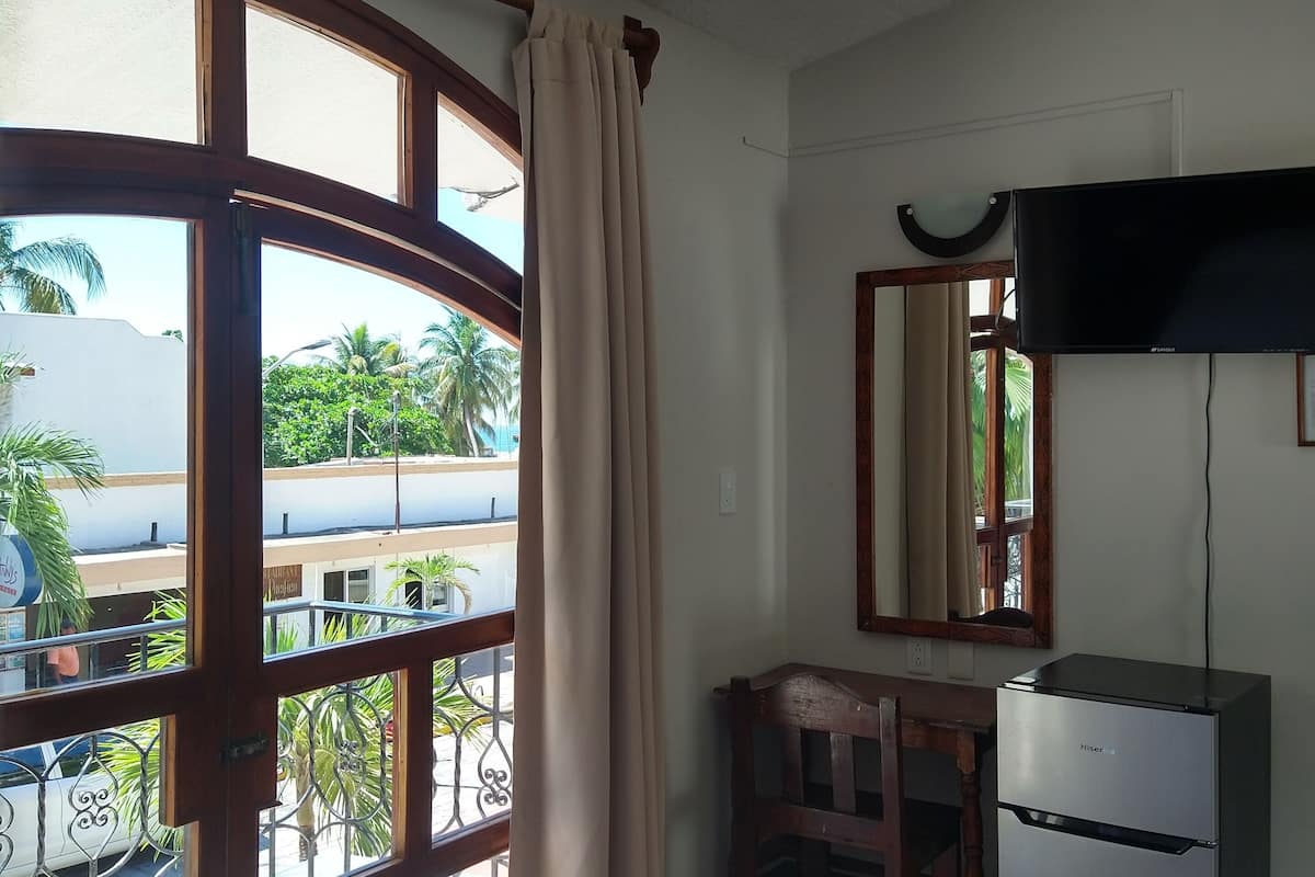 standard room | bed sheets