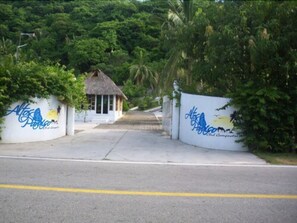 Pintu masuk hartanah