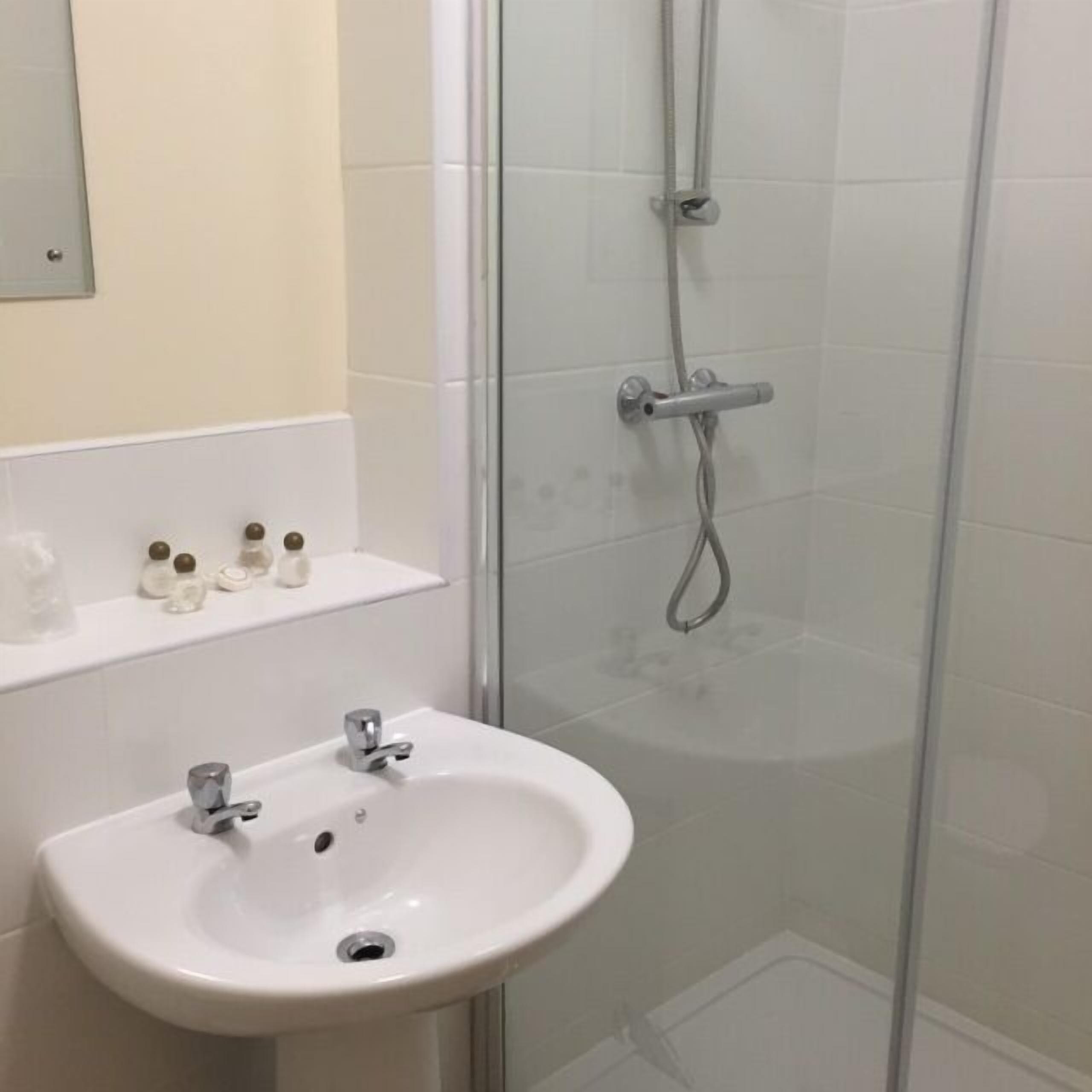 rollaway beds, free wifi, bed sheets