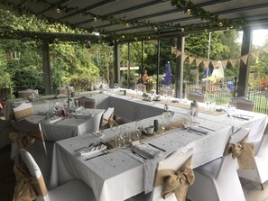 供應早餐、午餐、晚餐；英國菜