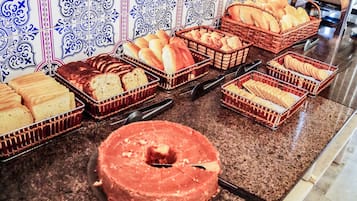 Desayuno bufé gratuito y diario