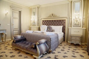 Minibar, in-room safe, desk, soundproofing