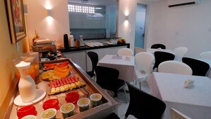 Free daily buffet breakfast  - Hotel Casa Branca Unidade I (Joao Pessoa)