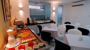 Free daily buffet breakfast