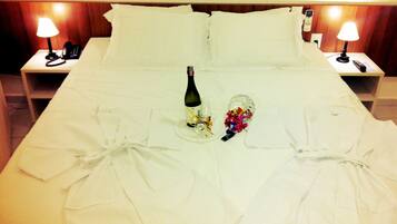 Minibar, blackout drapes, free WiFi