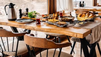 Se sirven desayunos, almuerzos, cenas y brunches
