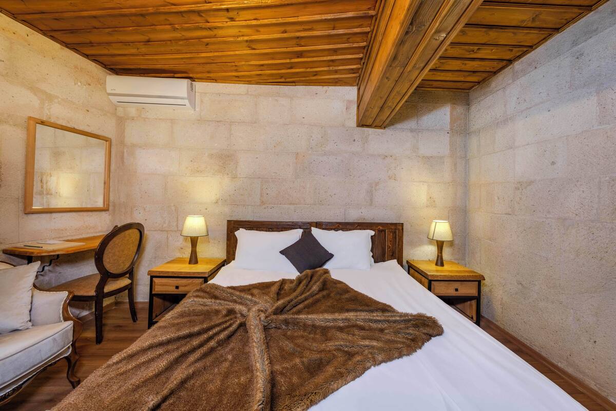 Double or Twin Room | Frette Italian sheets, premium bedding, Select Comfort beds