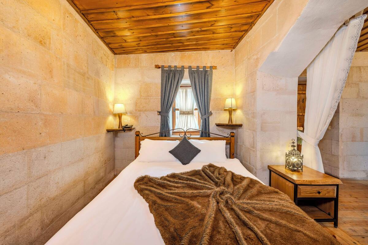 King Suite | Frette Italian sheets, premium bedding, Select Comfort beds