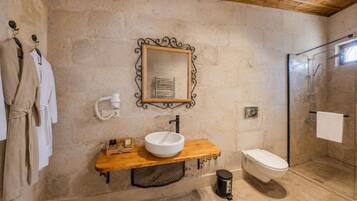 Deluxe Double Room | Bathroom | Shower, free toiletries, hair dryer, bathrobes