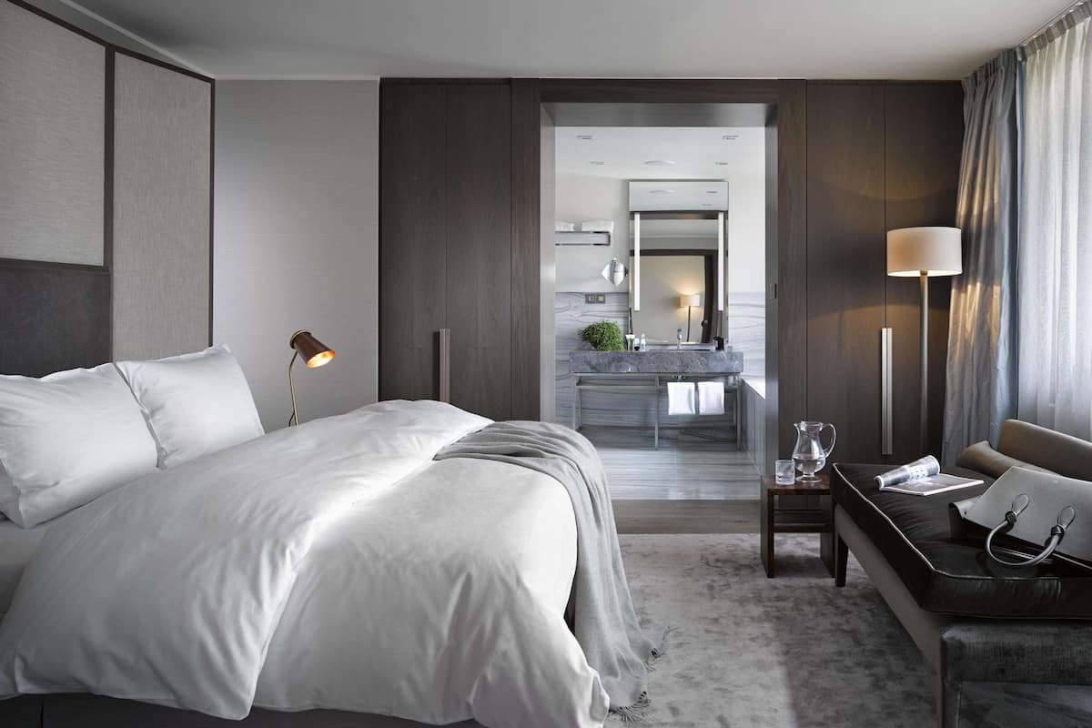 1 sovrum, allergitestade sängkläder, duntäcken och minibar