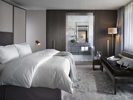 Ropa de cama hipoalergénica, cubrecamas y minibar 