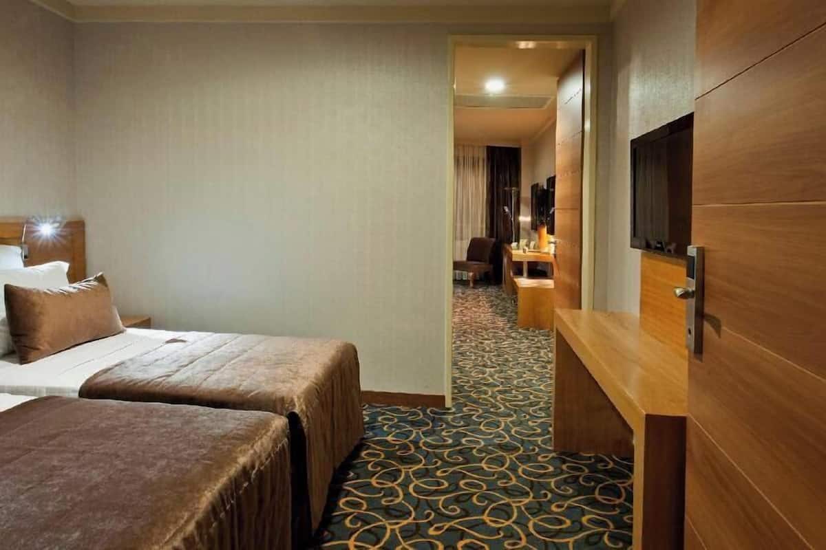 Minibar, in-room safe, soundproofing, free WiFi