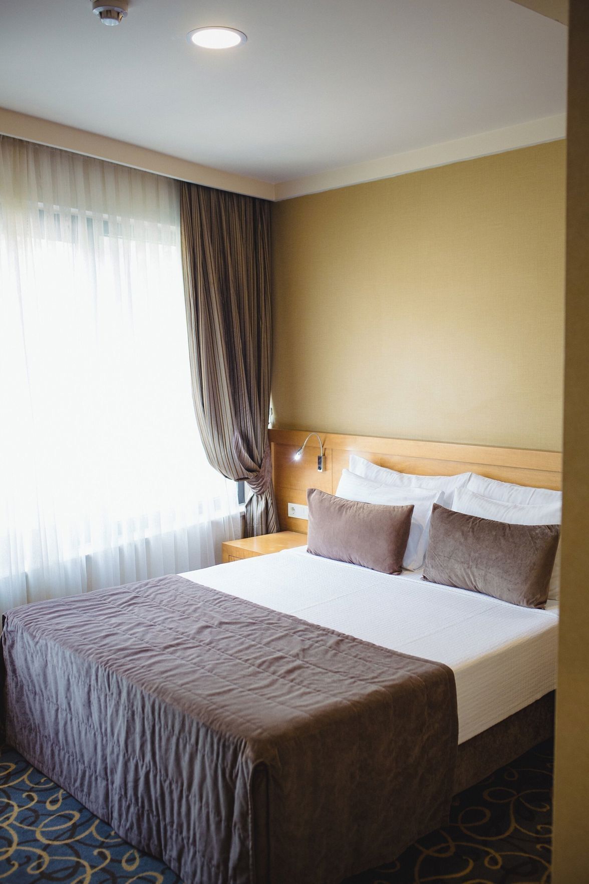 Minibar, in-room safe, soundproofing, free WiFi