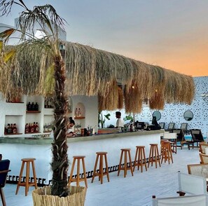 Rooftop pool - Volley Hotel İzmir (Izmir)