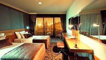 Minibar, in-room safe, soundproofing, free WiFi