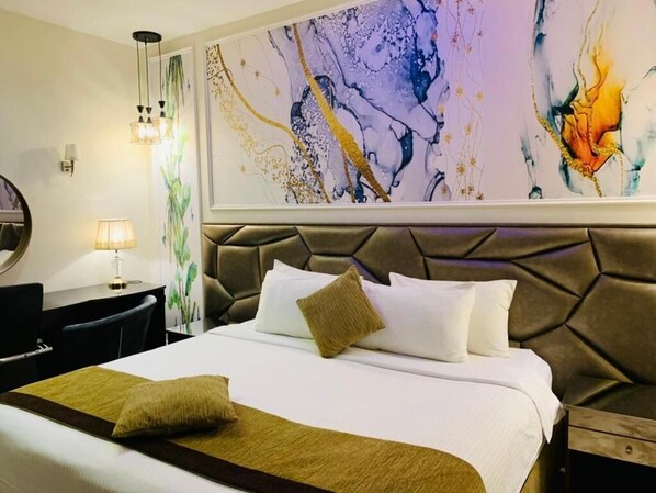 Tallelokero huoneessa, työpöytä, äänieristys, ilmainen Wi-Fi