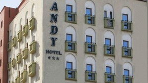 Unclassified image, 4 of 54, button - Andy Hotel (Bucharest)