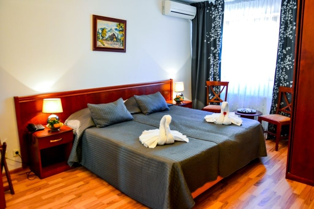 In-room safe, blackout curtains, soundproofing, free WiFi