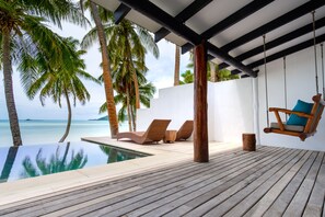 Beachfront Pool Bure | Terrace/patio