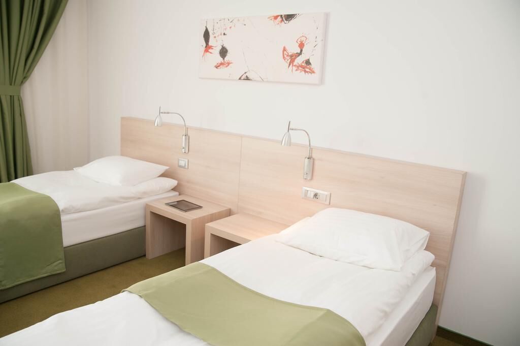 superior twin room | 1 bedroom, minibar, in-room safe, desk