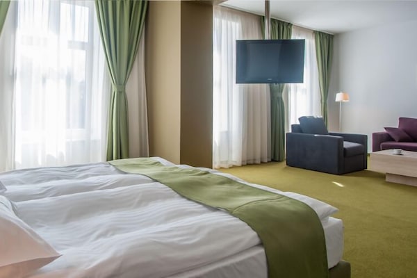 Suite – junior | Bad | Toalettartikler (inkludert), hårføner og håndklær